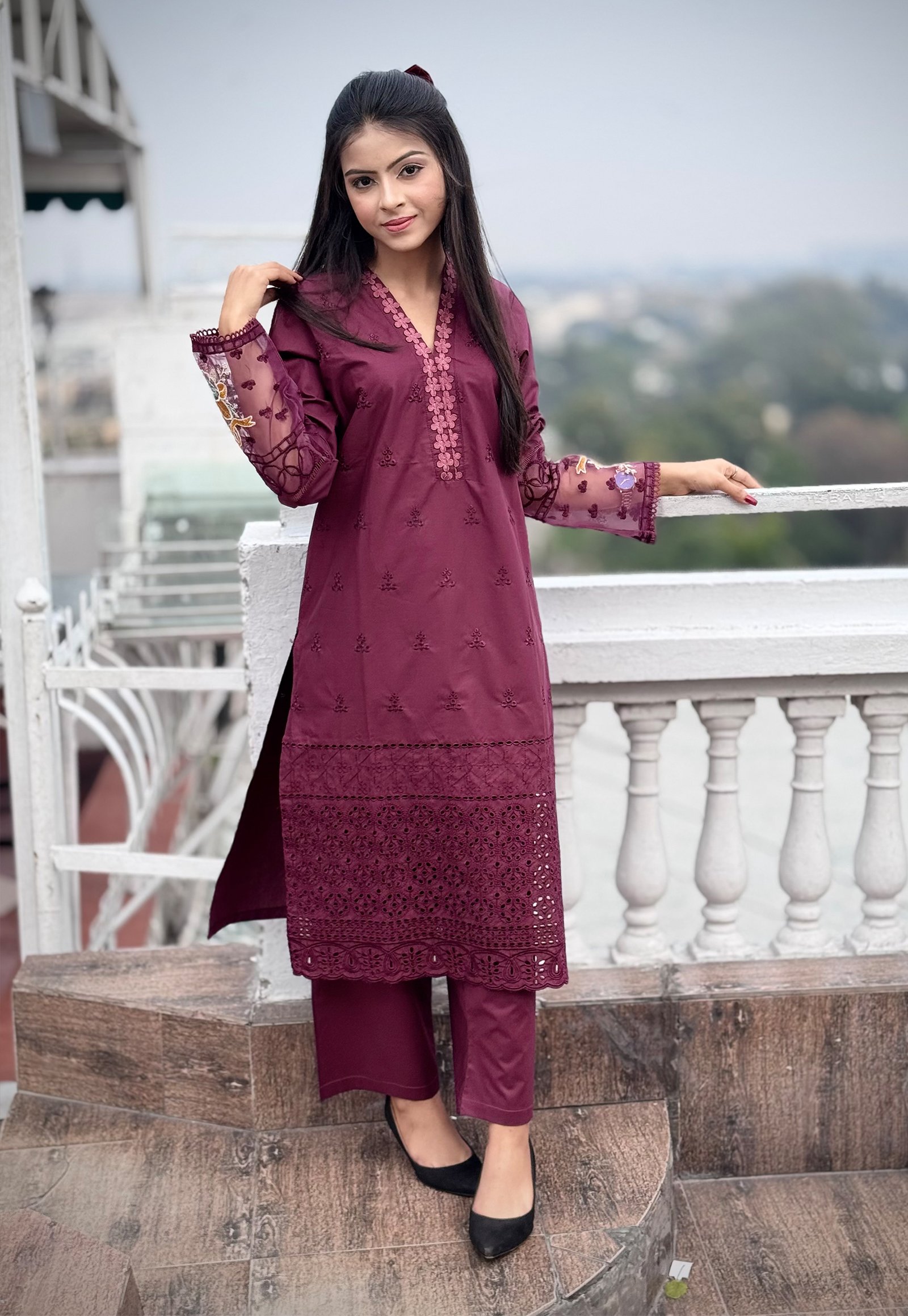 CHIKANKARI MAROON