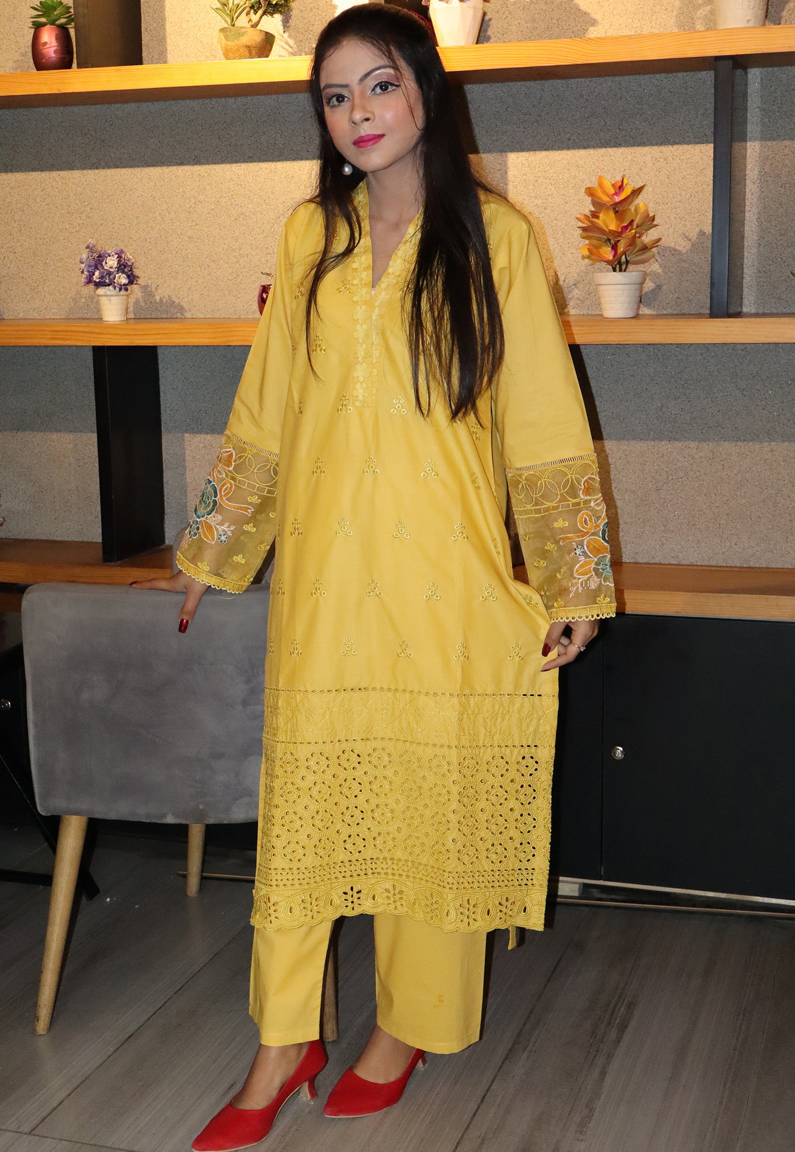 CHIKANKARI YELLOW